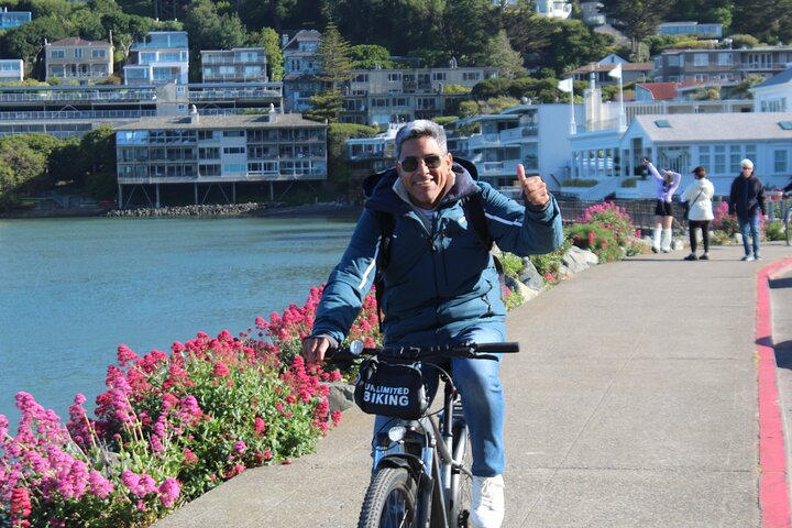 Golden Gate Bridge Electric Bike Rentals with Optional Ferry Return - Photo 1 of 9